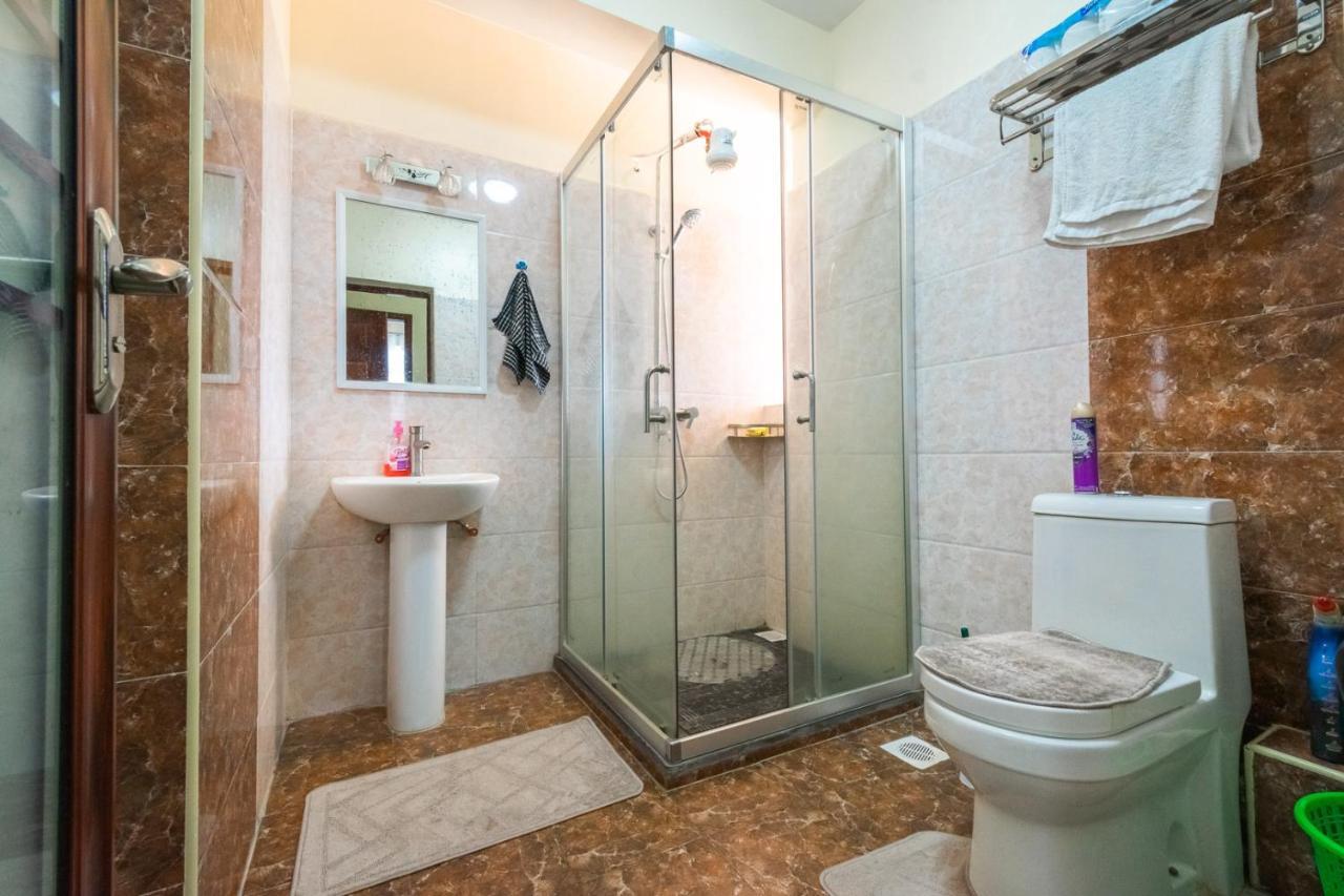 Tropical Themed 3Br And Dsq Apartment Nairobi Bagian luar foto