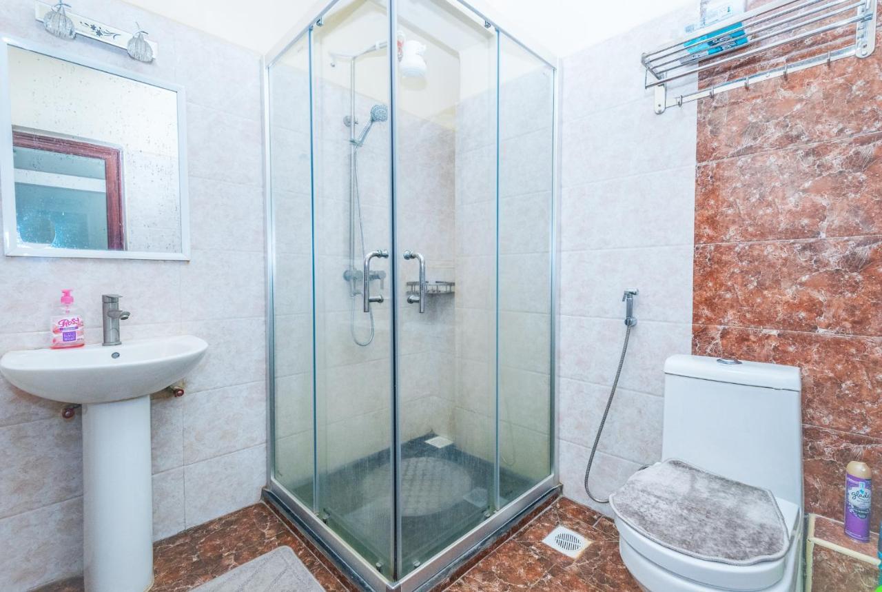 Tropical Themed 3Br And Dsq Apartment Nairobi Bagian luar foto